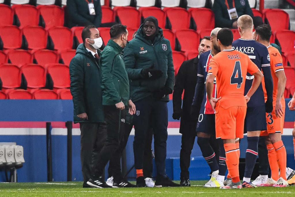 Historique : Basaksehir et le PSG disent non au racisme