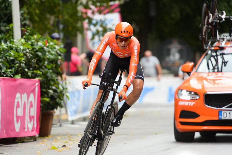 Attila Valter en soutien de Gaudu et Pinot.