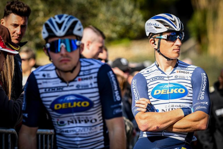 Clément Carisey avec son équipe Delko One Provence.