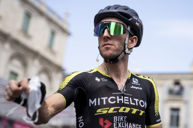 Simon Yates prend le leadership à Greenedge cycling.