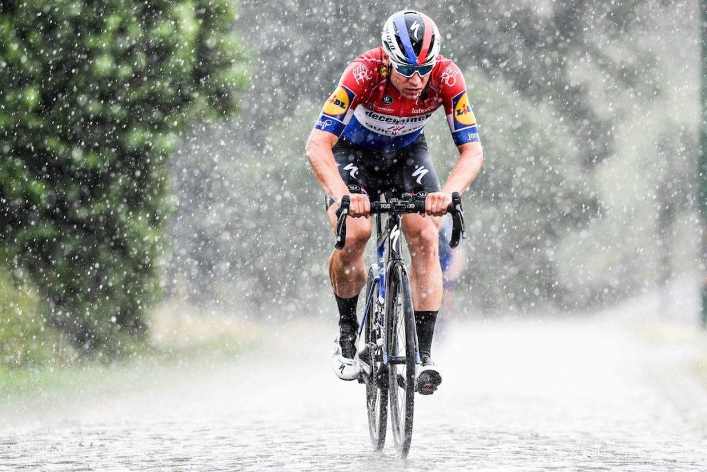 Fabio Jakobsen de retour sur un vélo.