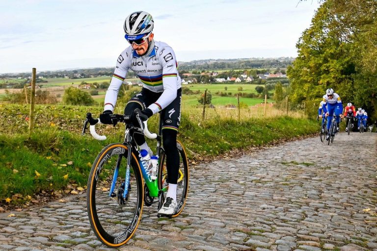 Julian Alaphilippe a le soutien de Laurent Brochard.