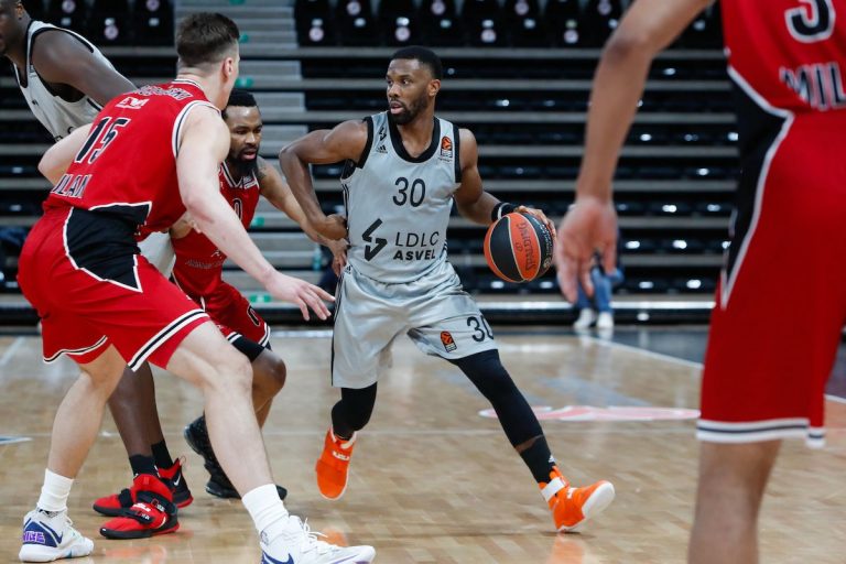 Fall a découvert l'Euroligue avec l'ASVEL.