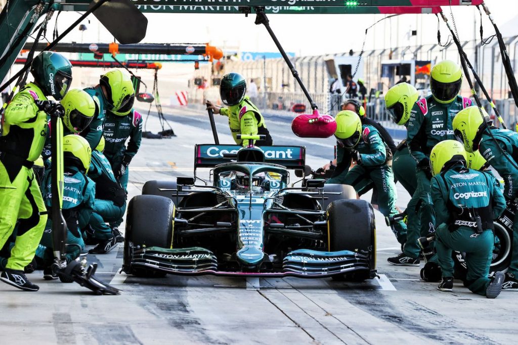 Aston Martin acccueille Vettel.
