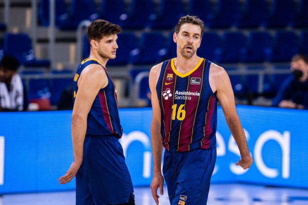 Pau Gasol termine sa carrière au Barça.