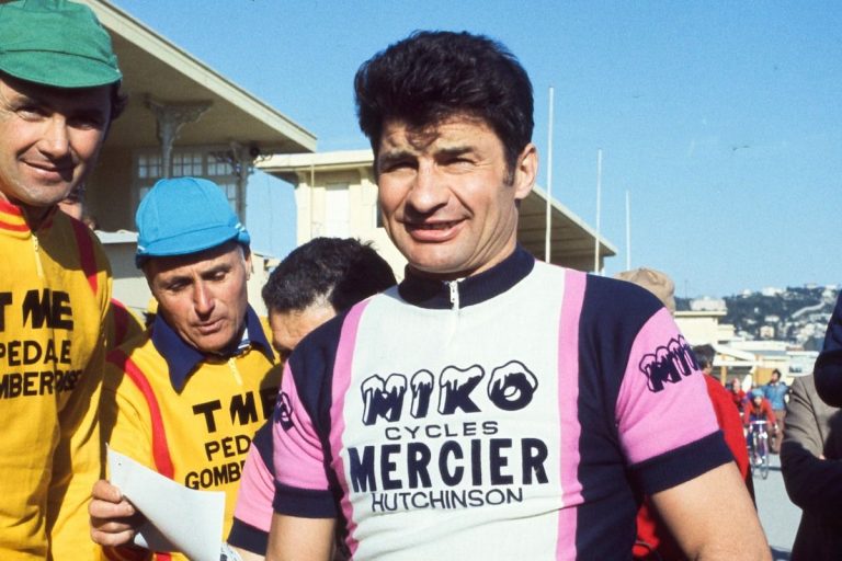 Raymond Poulidor, une légende du cyclisme.