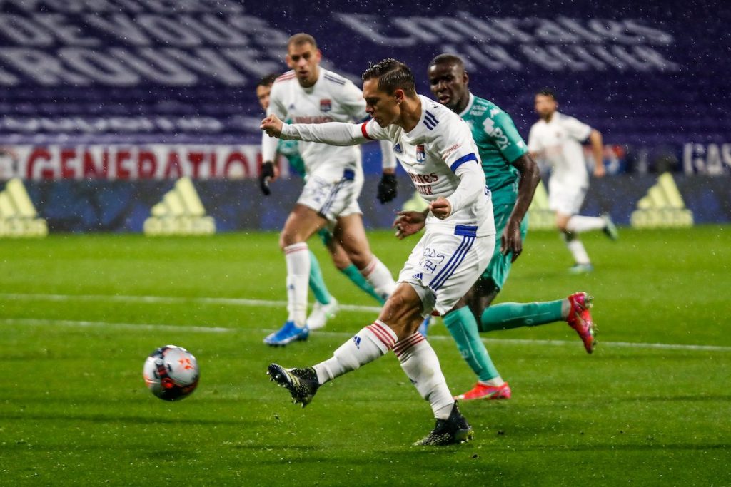 Caqueret et Slimani ont brillé avec Lyon.