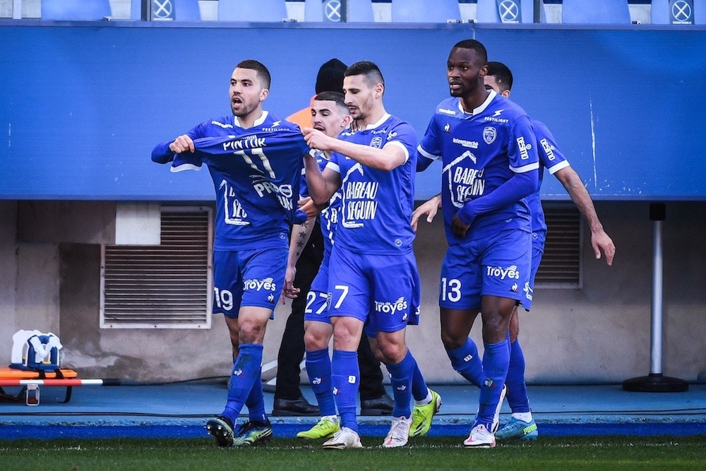 Ligue 2 : Troyes et Toulouse OK, Guingamp KO ?