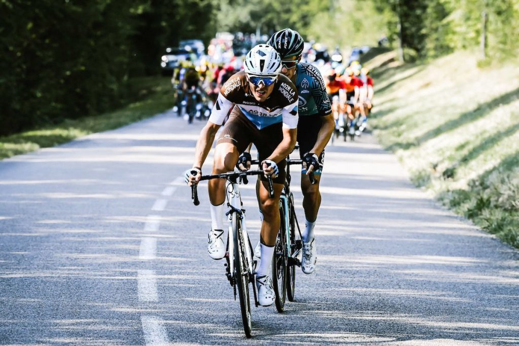 Benoît Cosnefroy n’est pas simplement un excellent coureur, c’est aussi un showman.