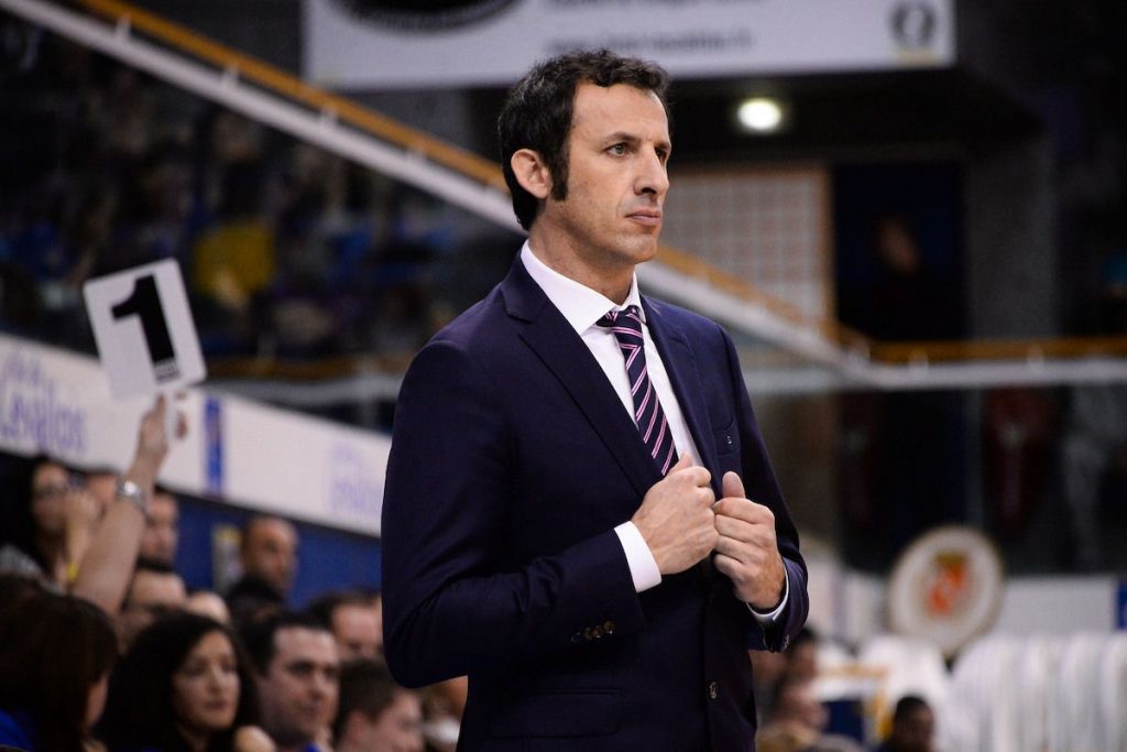 Antoine Rigaudeau raconte son expérience du basket.