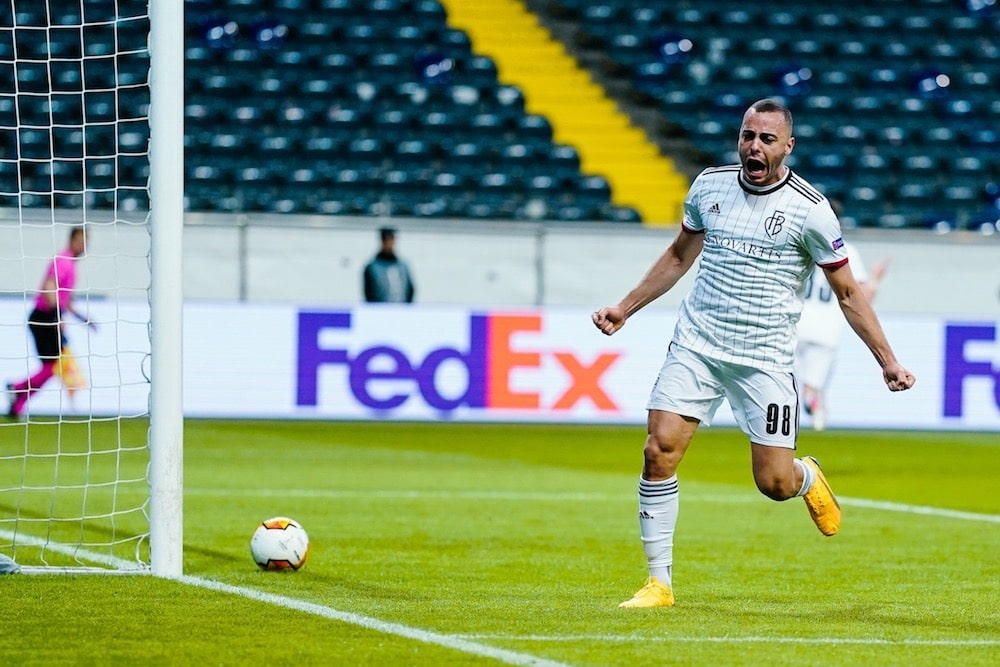 Transferts : qui est Arthur Cabral, le buteur brésilien pisté par l’OGC Nice ?