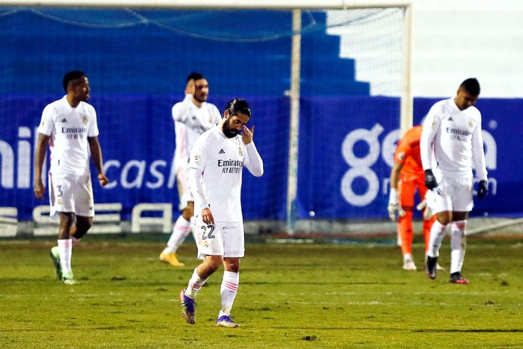 Transferts : Une rénovation compliquée au Real entre Ramos et Isco