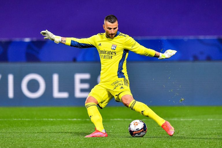 Antho Lopes devrait à nouveau jouer dans la cage lyonnaise.
