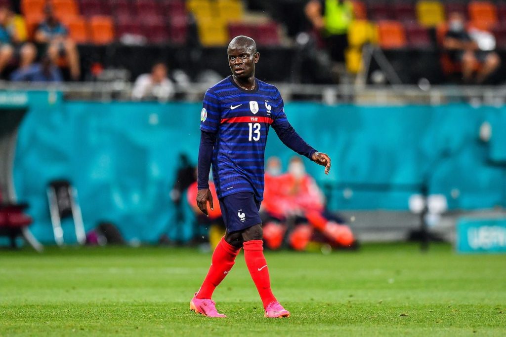 N'Golo Kanté a brillé avec les Bleus et les Blues en toute modestie.