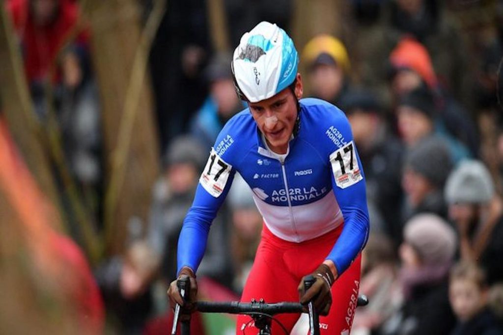 Clément Venturini adepte du cyclo-cross regrette le manque d'ambition des équipees du World Tour.