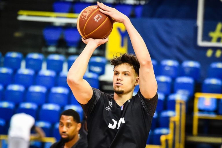 Hans Vanwijn, joueur belge, a franchi à cap à Dijon.