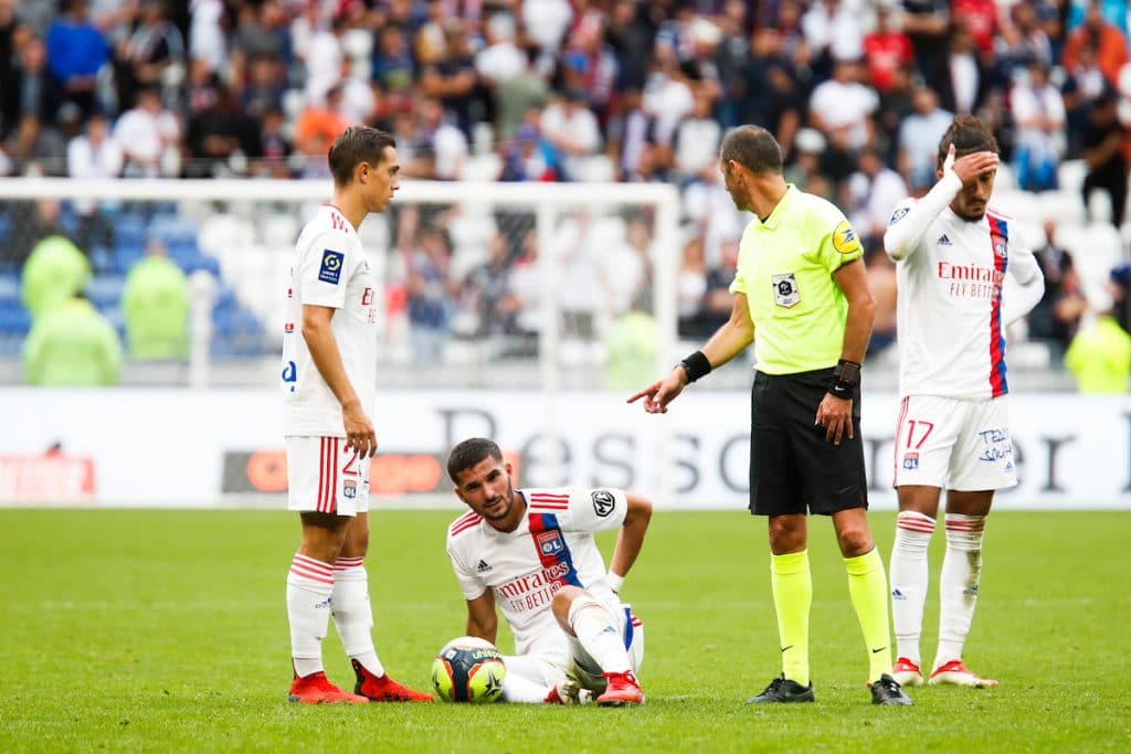 Ligue 1 : l’herbe reste plus verte à l’extérieur…