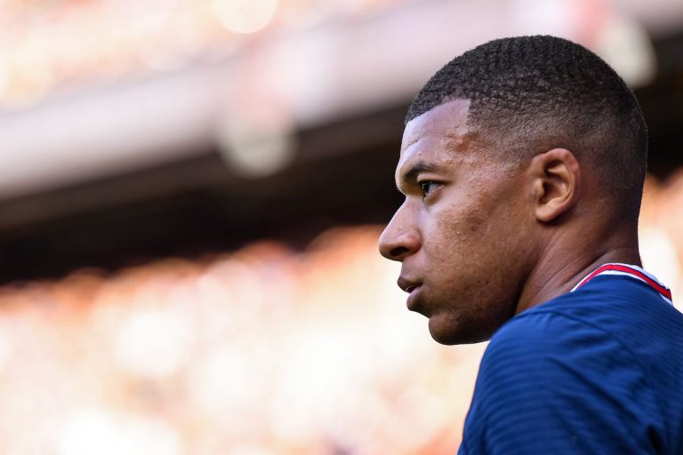 Mbappé reste au PSG, le club a fait preuve d'autorité.