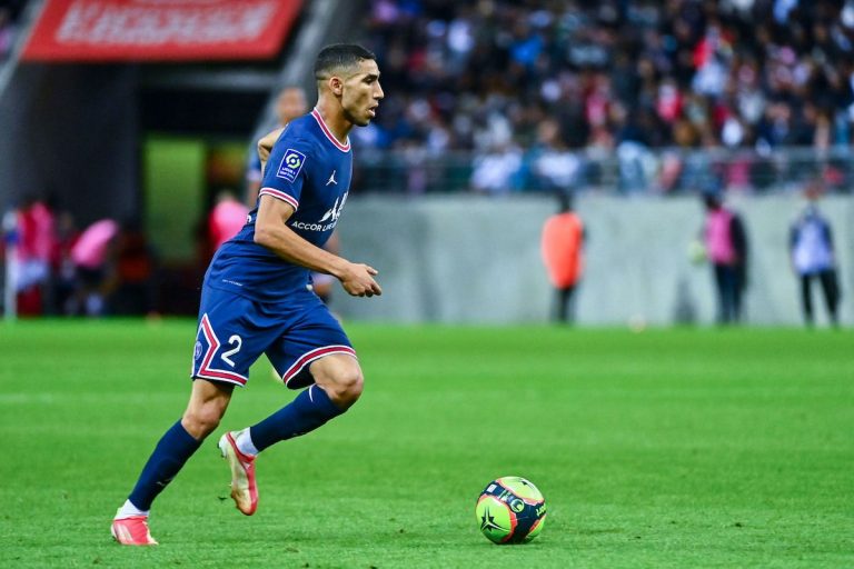 Hakimi vu par Mourad Moutawakil.