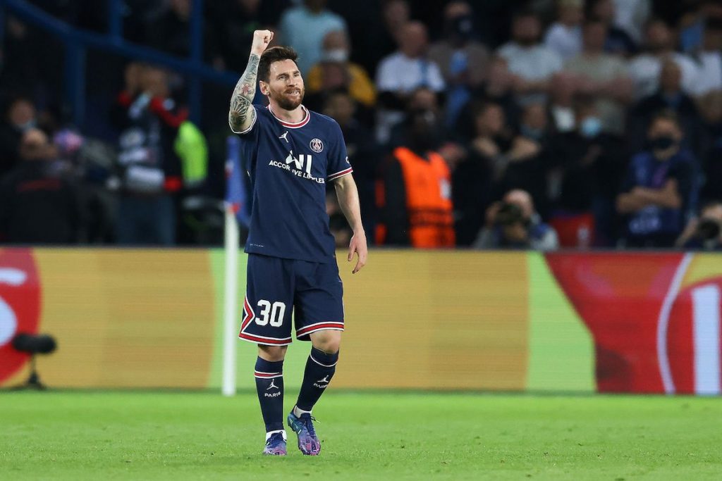 Lionel Messi marque avec Paris.