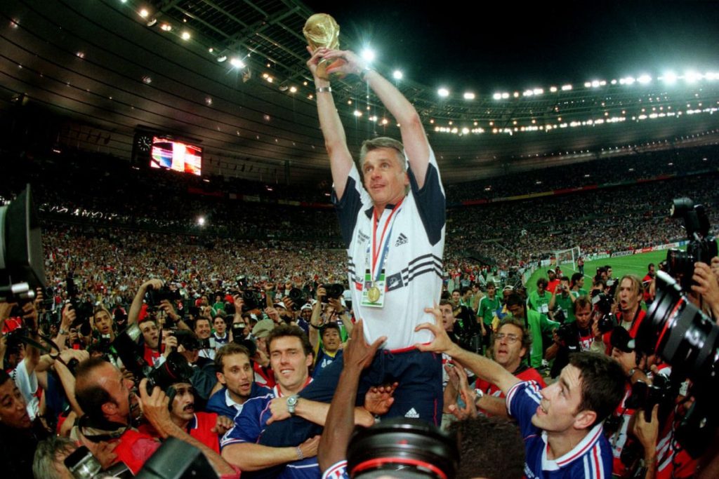 Aimé Jacquet remporte la Coupe du Monde, la première des Bleus.