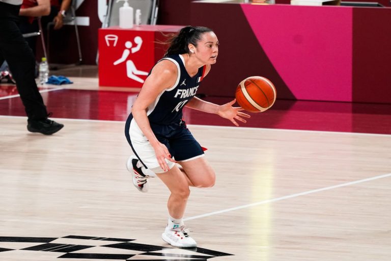 Sarah Michel considère Bourges comme le meilleur club de basket féminin.