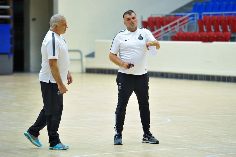 Thierry Perreux fidèle entraineur de la réserve du PSG Hand.