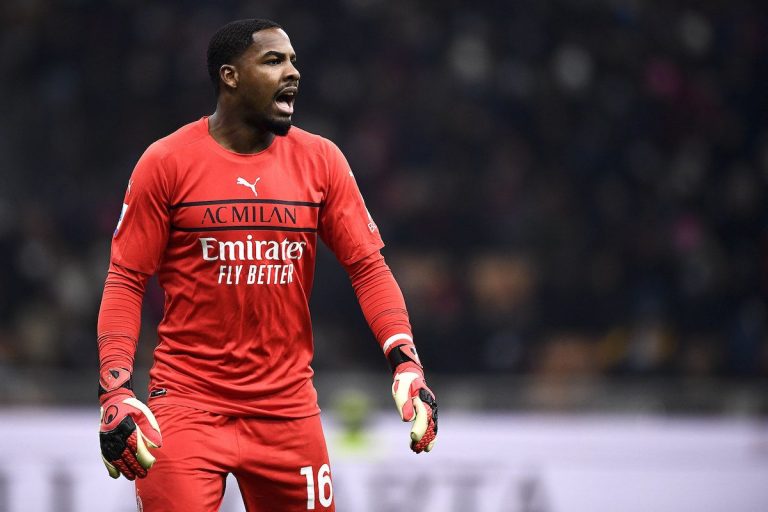 Mike Maignan attend la retraite de Lloris pour prendre sa place.