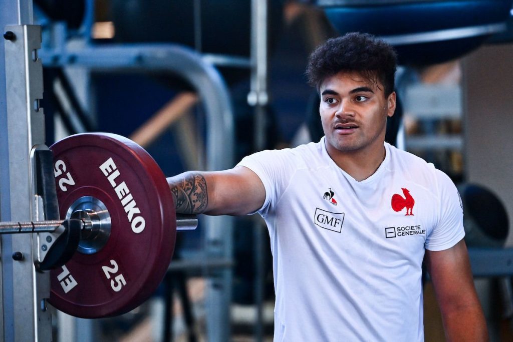 Tani Vili le prometteur centre de Clermont attend son heure avec le XV de France.
