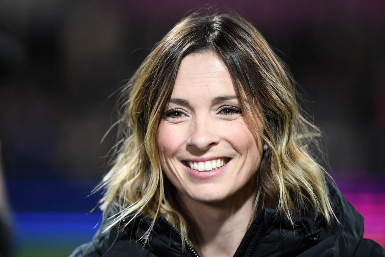 Isabelle Ithurburu rconte sa passion du rugby.