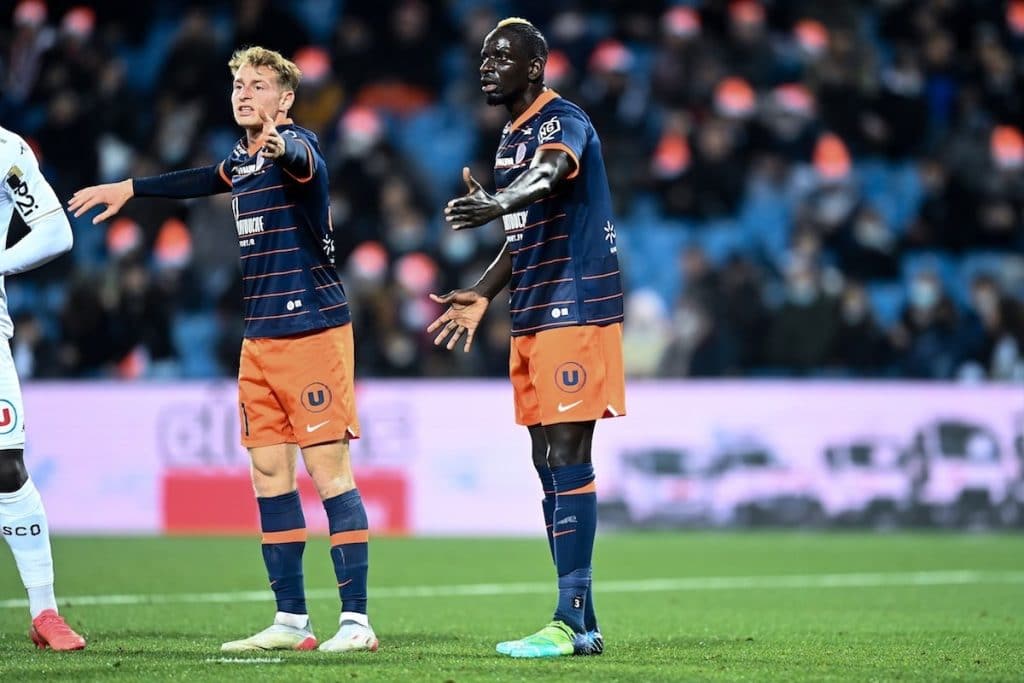 Ligue 1 : 3 matchs en retard, une seule ambiance…