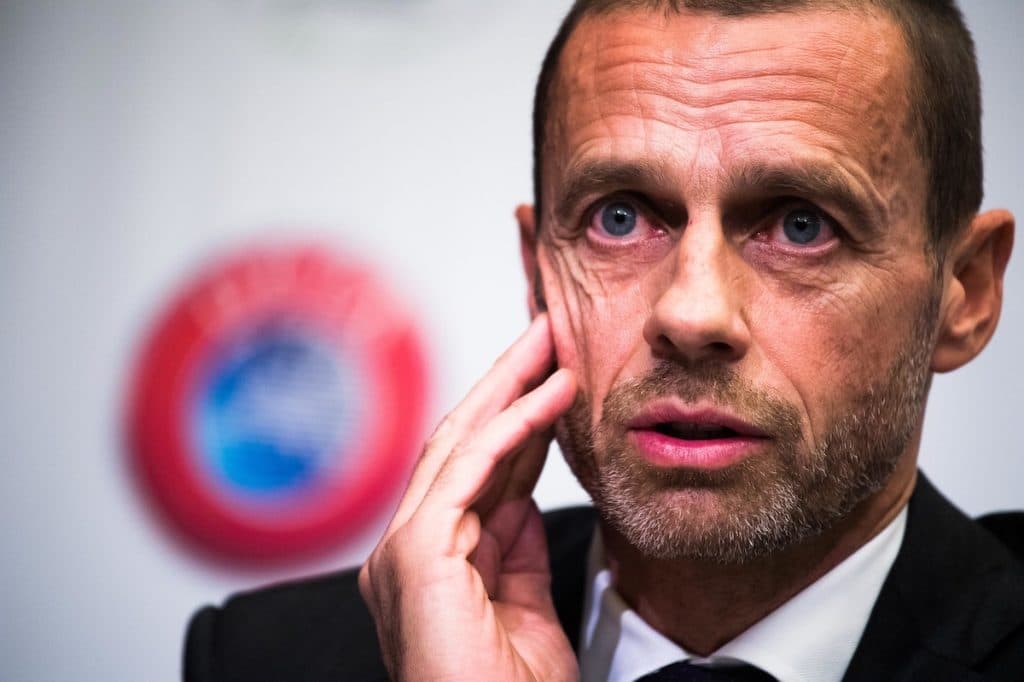 L’UEFA déplace la finale de la C1 au Stade de France, condamne la Russie et soutient l’Ukraine