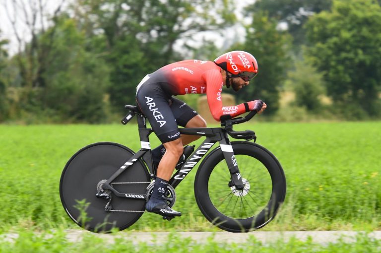 Avant de reprendre la compétition, Nacer Bouhanni a pris quelques minutes lors de son stage en Espagne