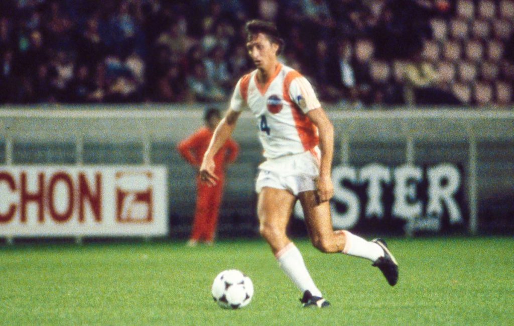 Johan Cryff a revetu la tunique parisienne.