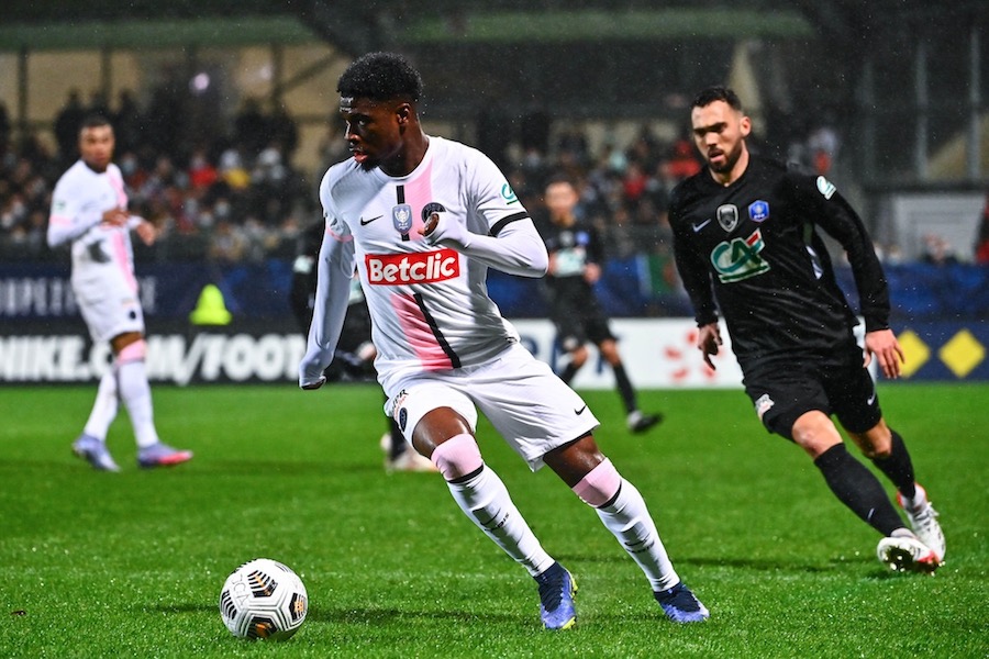Transferts : Saint-Etienne est revenu à la charge pour Dina Ebimbé