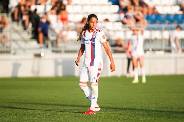 Amel Majri digne représentante de l'OL féminin.