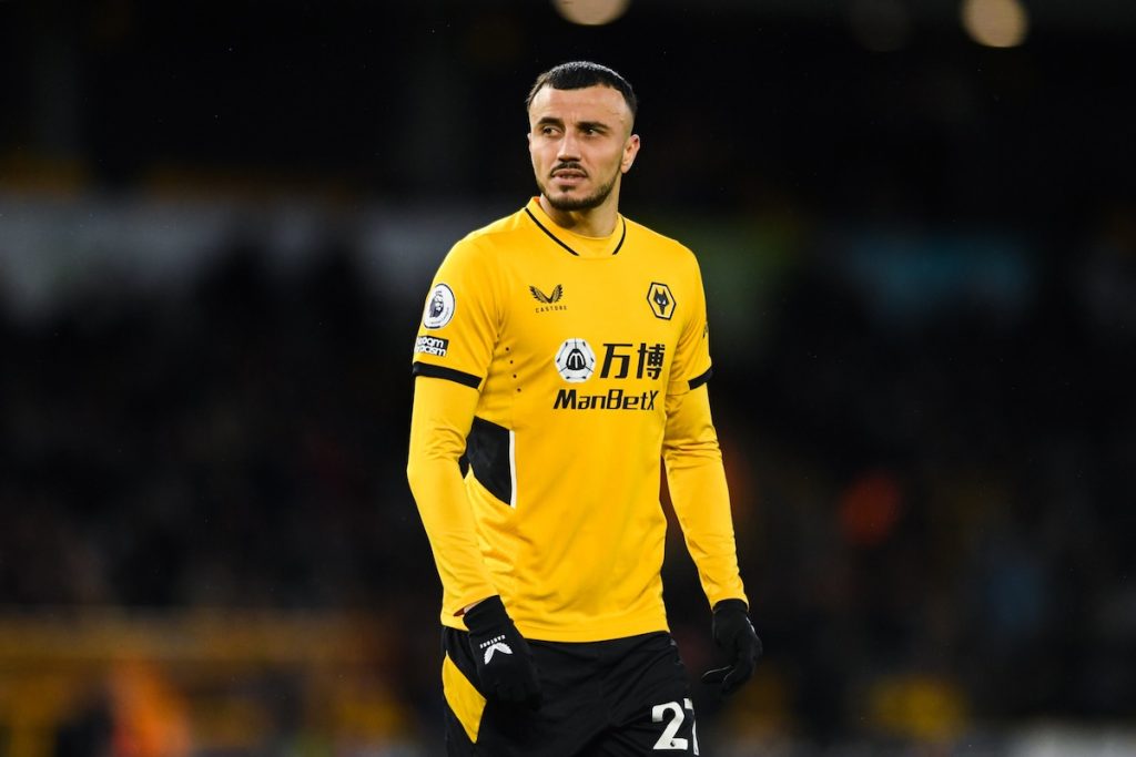 Transferts : bataille OM – OL pour Romain Saiss