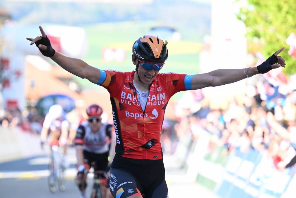 Dylan Teuns a maté Valverde.