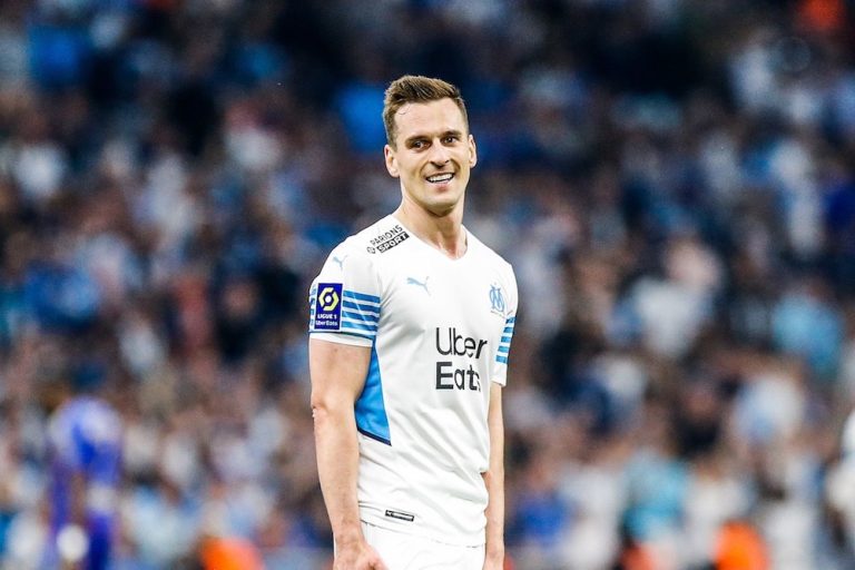 Arkadiusz Milik doit-il être titulaire contre Feyenoord ? Le pour et le contre
