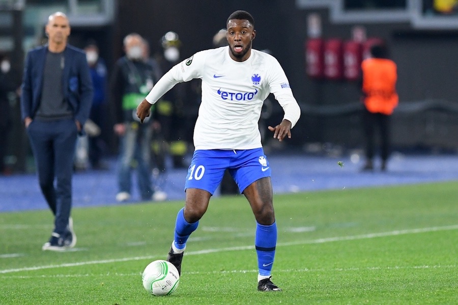 Transferts OM : qui est Riechedly Bazoer, le probable remplaçant de Boubacar Kamara ?