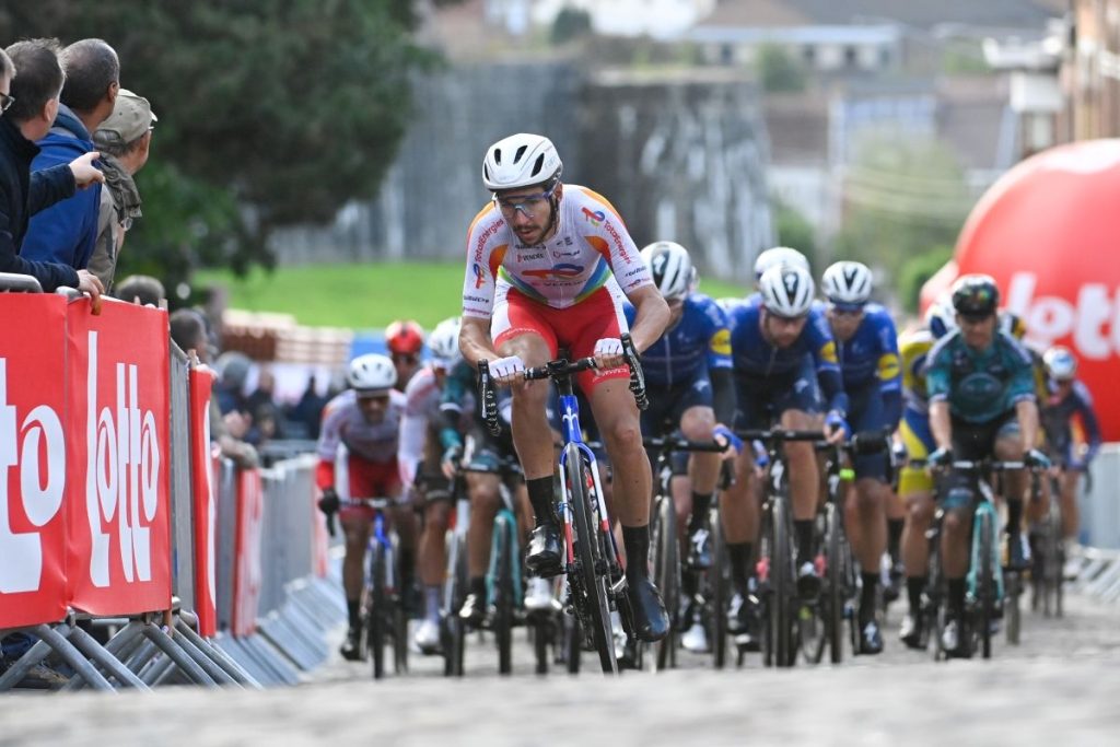 Ce jeudi 7 juillet, la traversée des Ardennes est au programme. La ville belge de Binche, dans la province du Hainaut près de Charleroi.