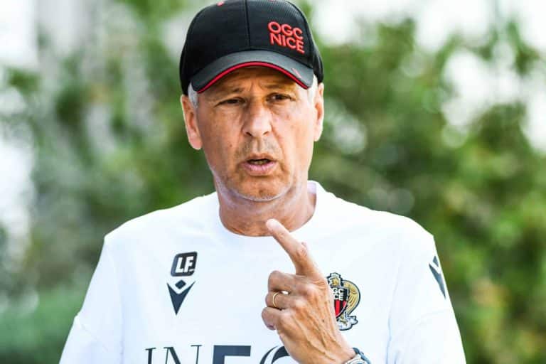Lucien Favre arrive dans un club de Nice qu'il connaît par coeur.