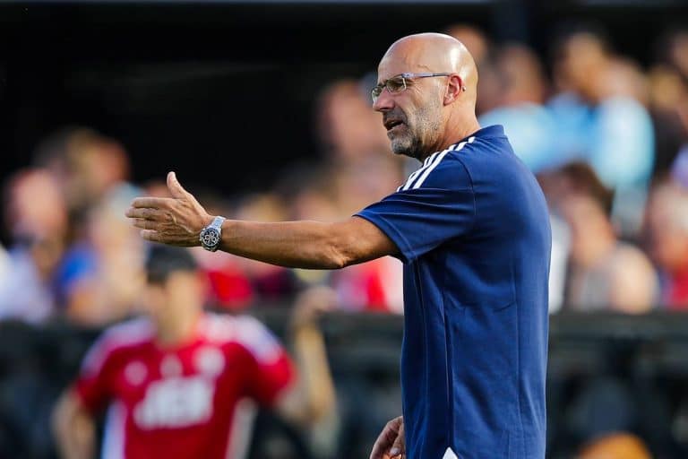 Peter Bosz et Lyon attendus au tournant.