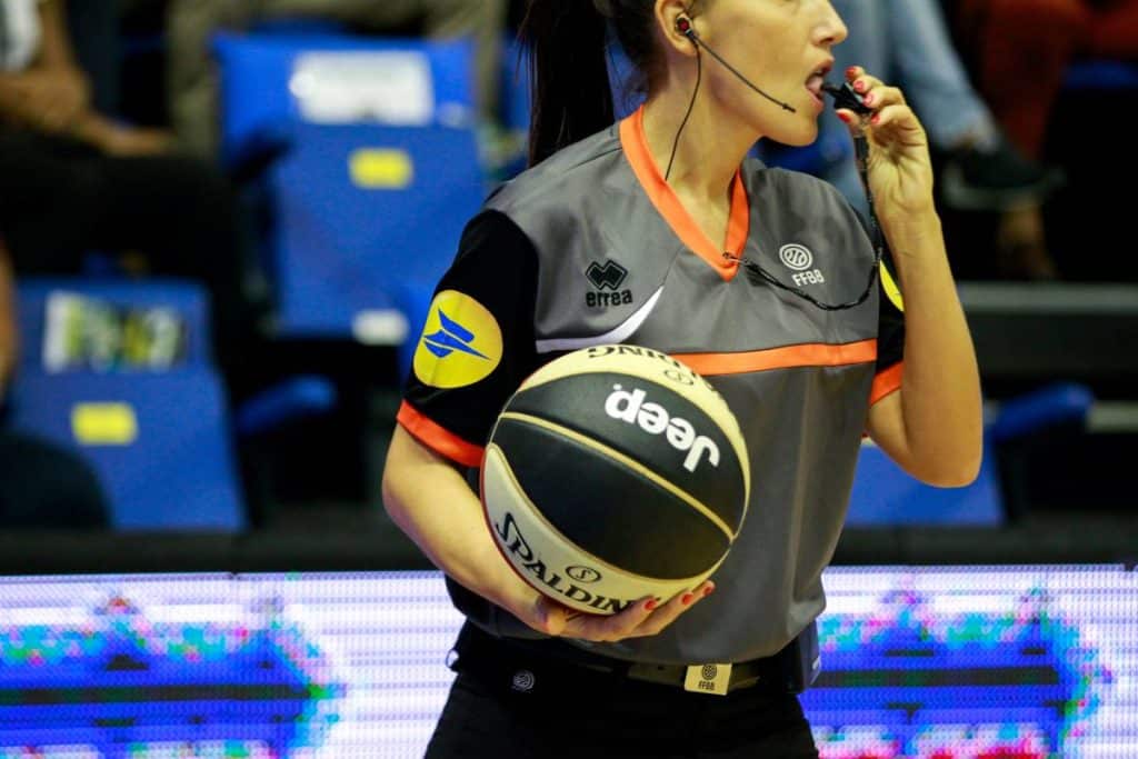 Marion Ortis vit à fond sa passion de l'arbitrage dans le basket