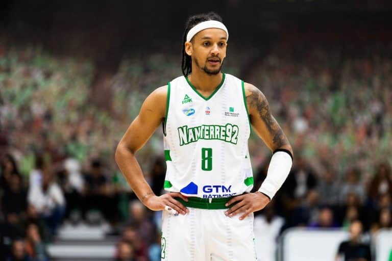 Appelé en équipe de France pour les matches contre la Lituanie et la Bosnie (11 et 14 novembre), Benjamin Sene à 28 ans.