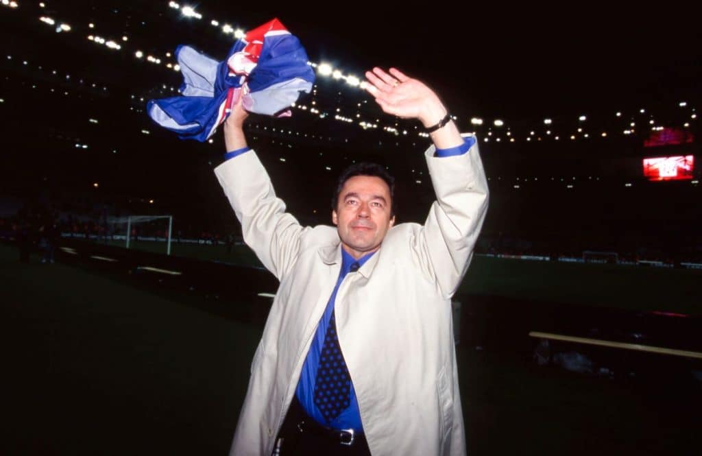 Michel Denisot ancien Président du PSG est le premier de lère Canal Plus.