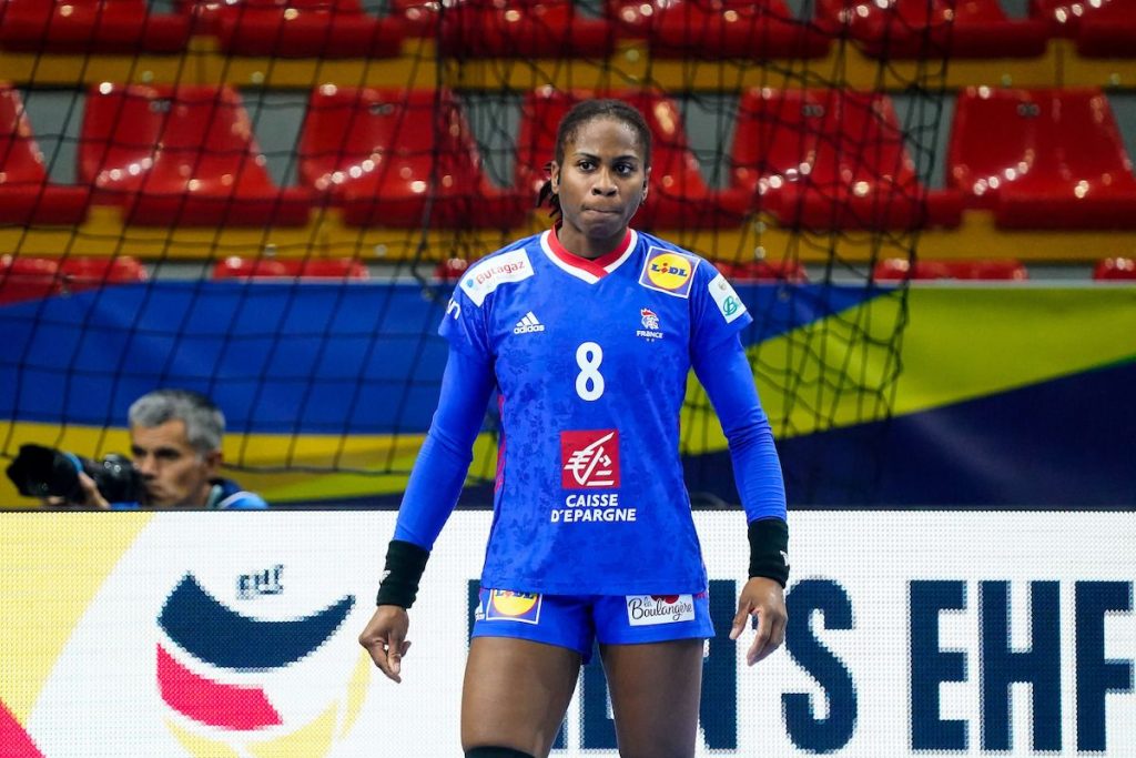 Coralie Lassource est l'une des belle gachette du BBL Handball.