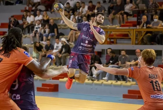 Pau Oliveiras et Villeurbanne attentifs.