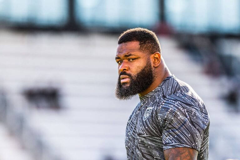 Le pilier international Français, Dany Priso (18 sélections) du RCT s’est prêté avec humour au jeu des présentations de ses équipiers varois.