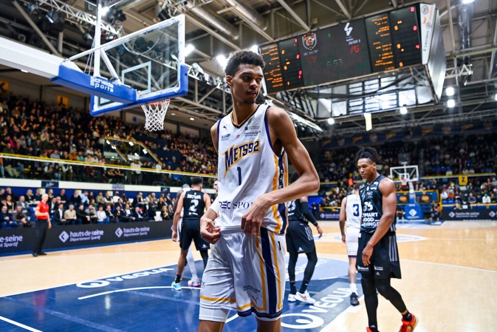 Comme l’affirme Magic Johnson, Victor Wembanyama est-il plus fort que LeBron James ?